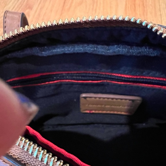 Tommy HILFIGER crossbody/belt bag EUC - Picture 8 of 14